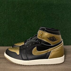 Jordan 1 High ‘Black Metallic Gold’ Size 11